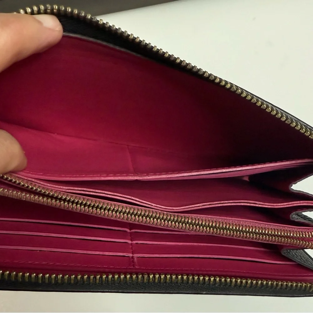 Louis Vuitton Portefeuille Comete Long Bifold Wallet Taurillon